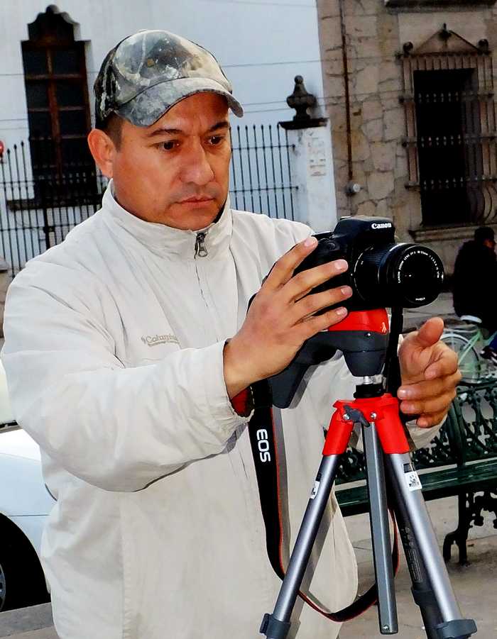 Julio Alvarez, birder and nature photographer
