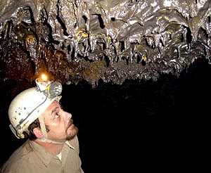 The dramatic ceiling of Camino Cave - Photo: V. Loreto